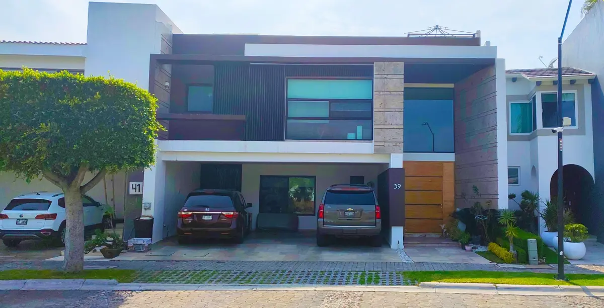 Casa en venta en Lomas de Angelópolis, San Andrés Cholula — foto 1 de 62