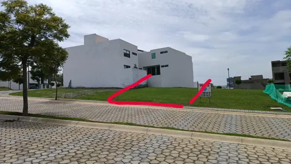 Terreno en venta en Lomas de Angelópolis, San Andrés Cholula — foto 2 de 3