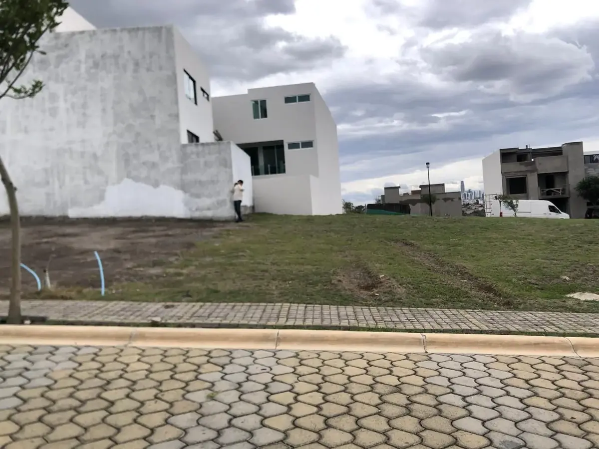 Terreno en venta en Lomas de Angelópolis, San Andrés Cholula — foto 1 de 3