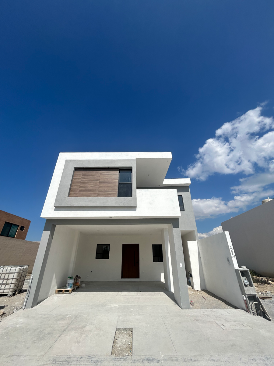 Casa en venta en Europa, Saltillo — foto 1 de 17
