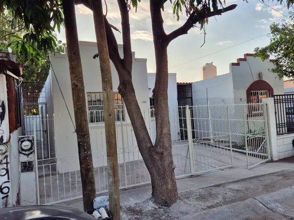 Casa en venta en Valles del Sol, Culiacán — foto 2 de 16