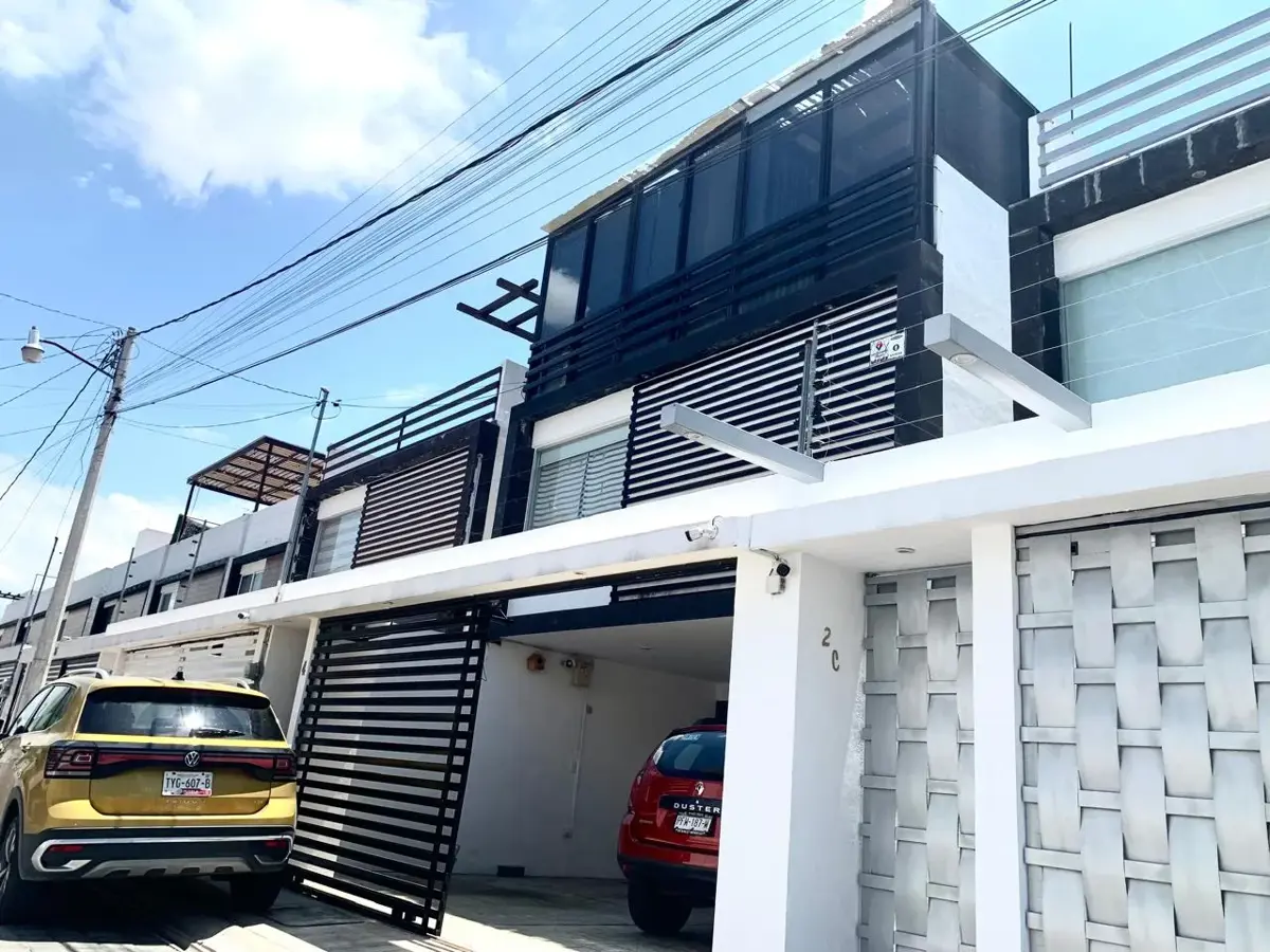 Casa en venta en San Juan Cuautlancingo, Cuautlancingo — foto 1 de 26