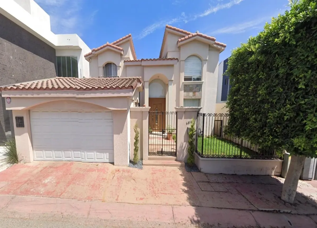 Casa en venta en Jardines de Chapultepec S-E, Tijuana — foto 1 de 11