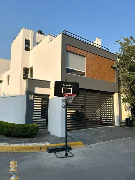 Casa en Cerradas de Valle Alto Residencial, Monterrey, Nuevo León
