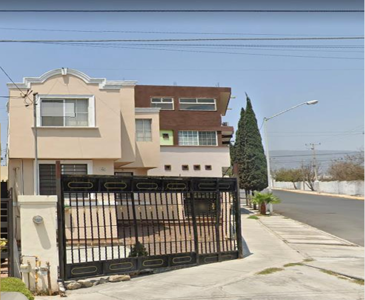 Casa en venta en Lomas de Cumbres, Monterrey — foto 1 de 9