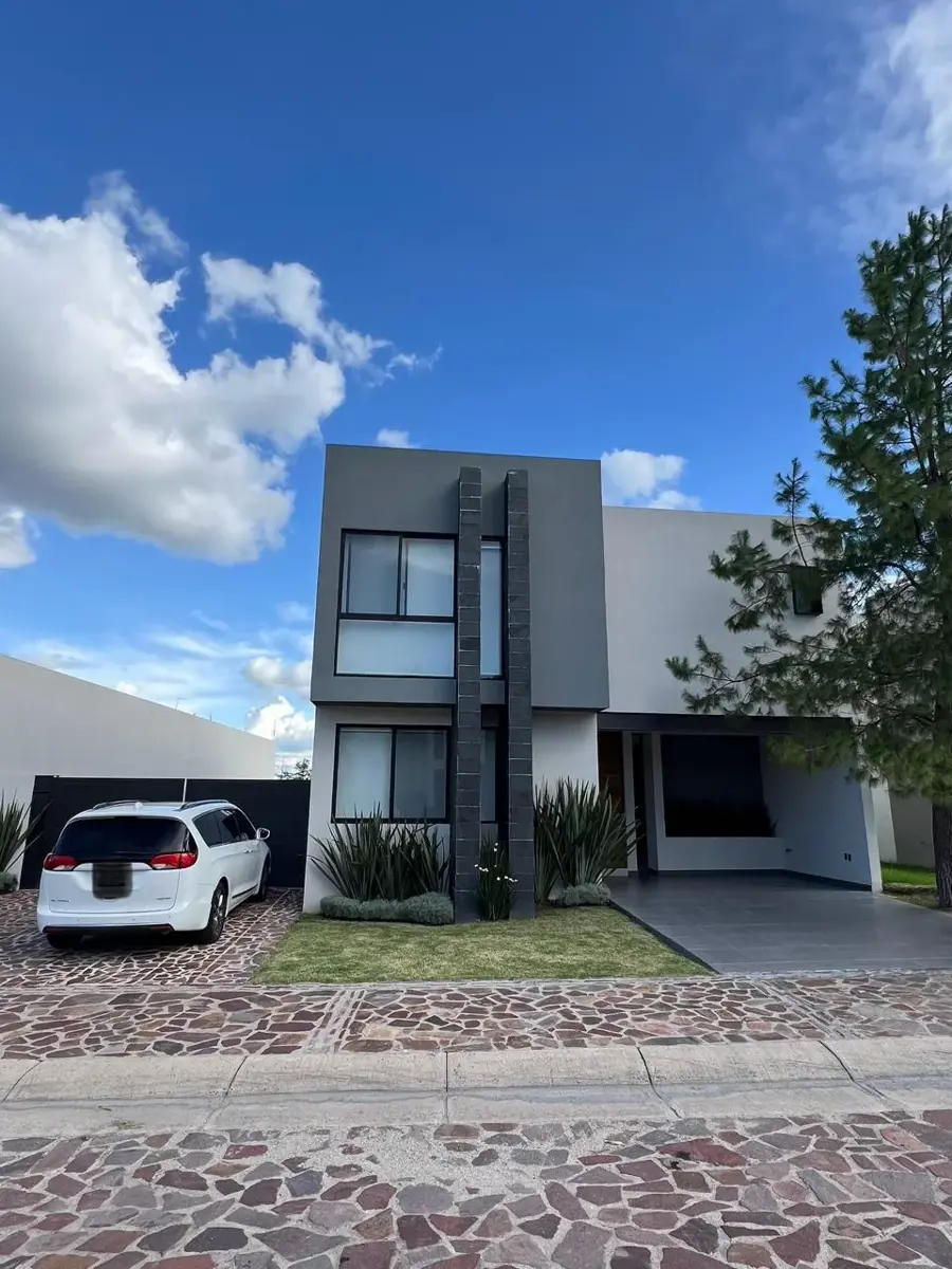 Casa en venta en La Campiña del Bosque, León — foto 1 de 29