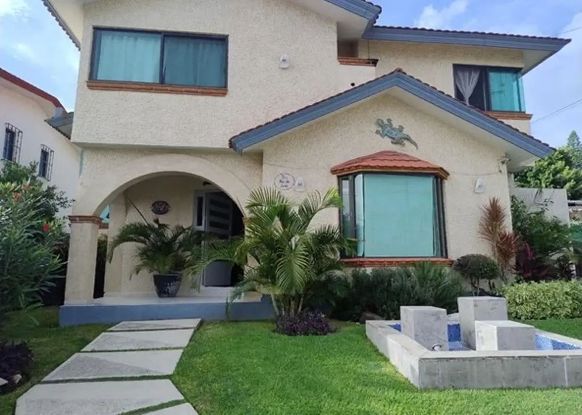 Casa en venta en Lomas de Cocoyoc, Atlatlahucan — foto 1 de 9