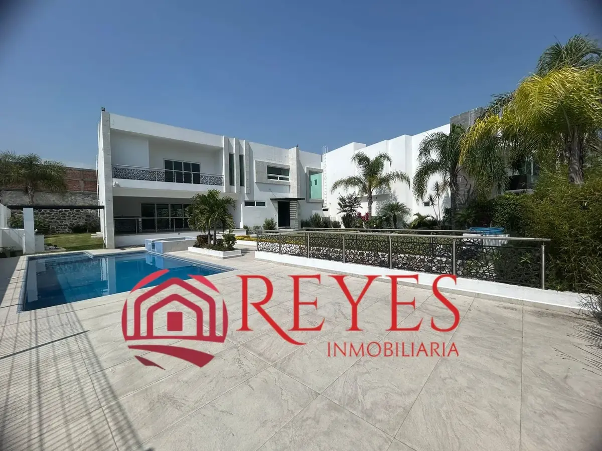 Casa en venta en Lomas de Cocoyoc, Atlatlahucan — foto 1 de 25