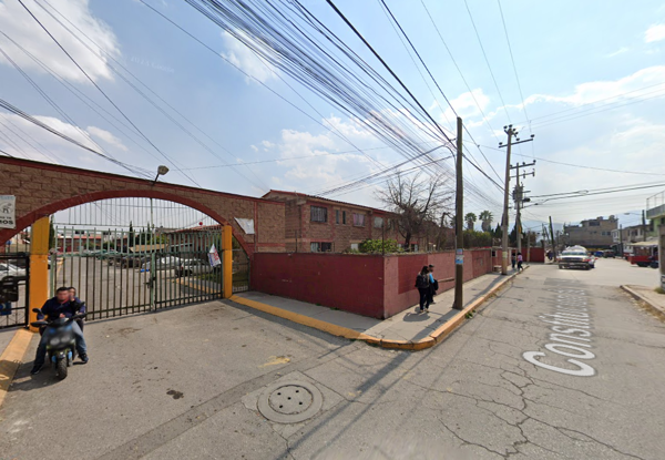 Casa en venta en Jardines de los Claustros I, Tultitlán — foto 2 de 9