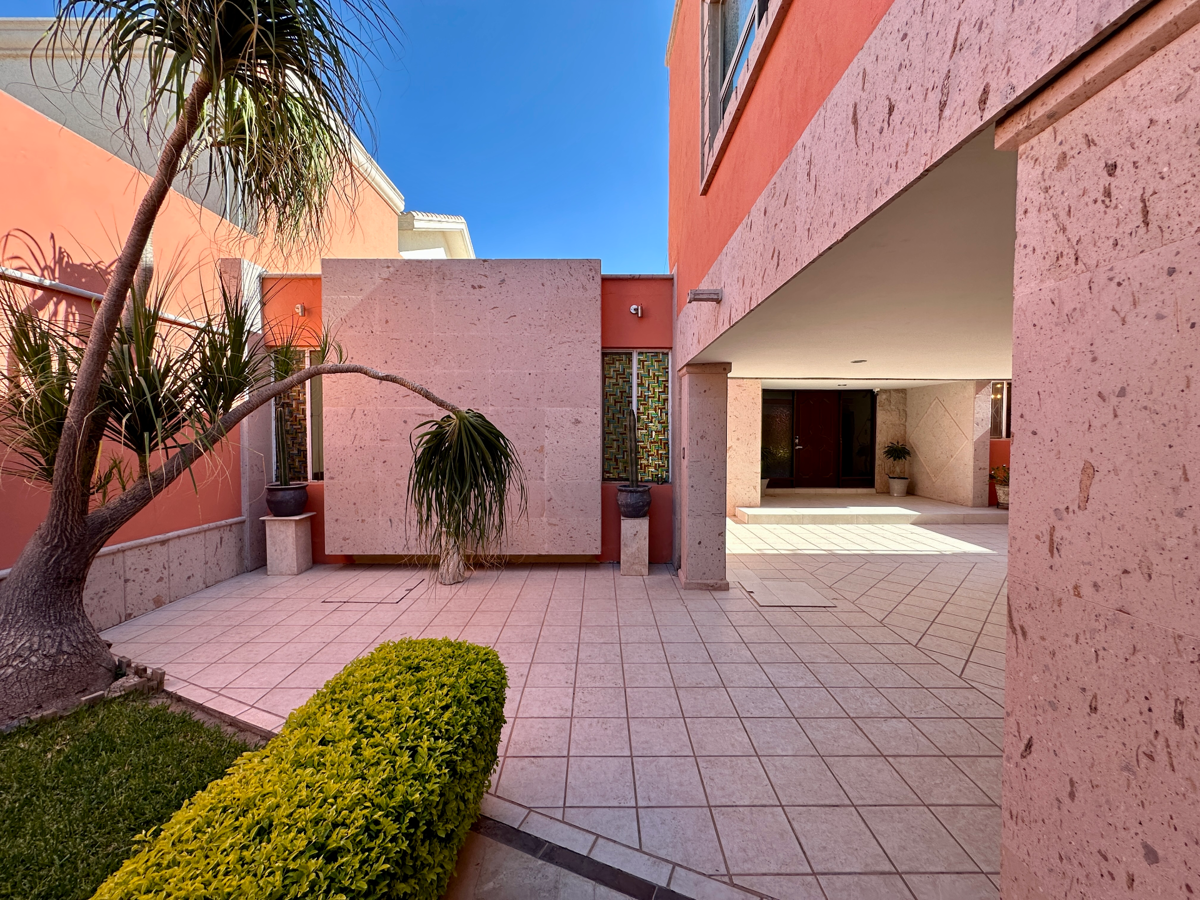 Casa en renta en San Isidro, Torreón — foto 1 de 26