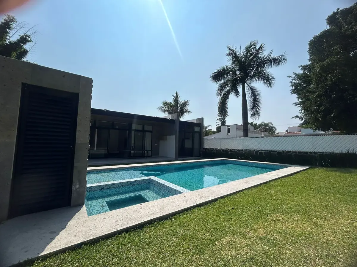 Casa en venta en Lomas de Cocoyoc, Atlatlahucan — foto 1 de 12