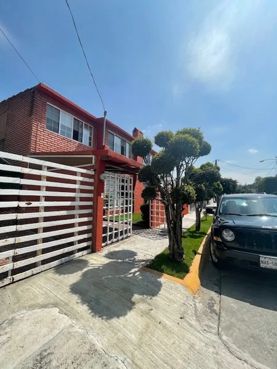 Casa en venta en Jacarandas Ampliación, Tlalnepantla de Baz — foto 1 de 22