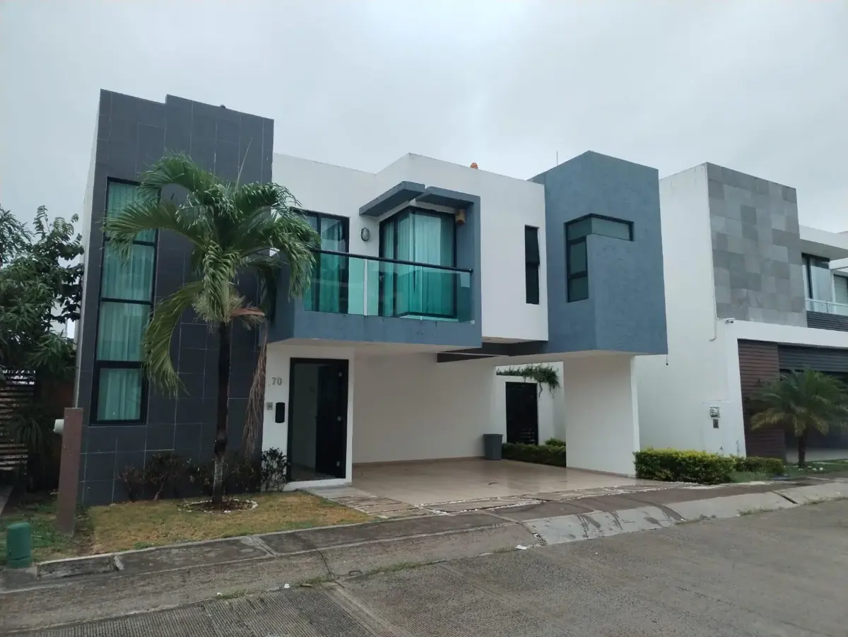 Casa en renta en Las Palmas, Medellín de Bravo — foto 1 de 25