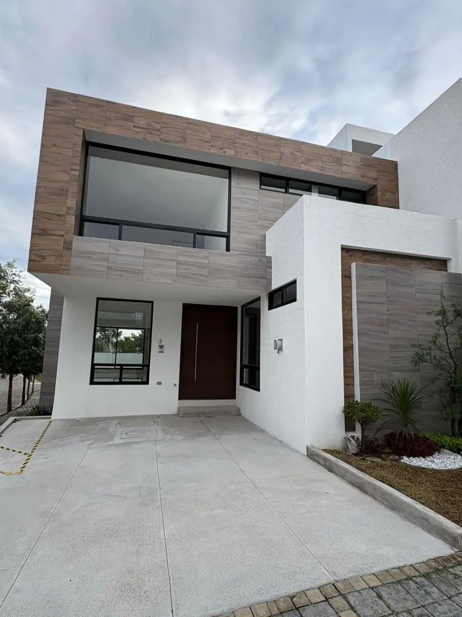 Casa en venta en Lomas de Angelópolis, San Andrés Cholula — foto 1 de 17