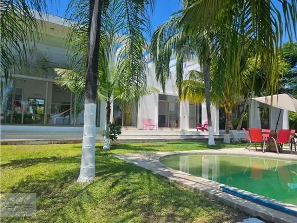 Casa en venta en Tequesquitengo, Jojutla — foto 2 de 28