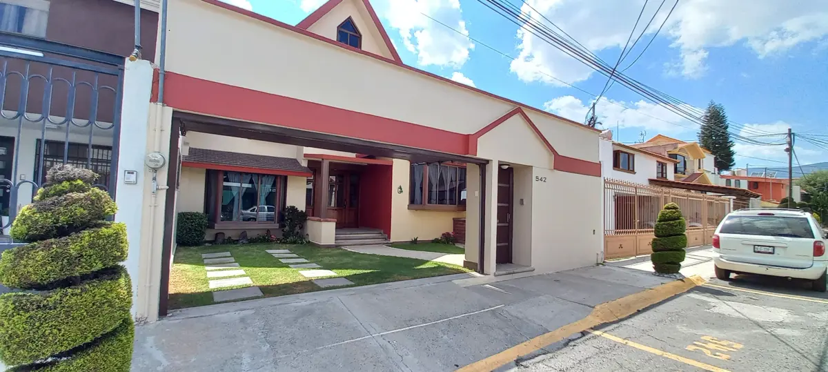 Casa en venta en Valle de San Javier, Pachuca de Soto — foto 1 de 47