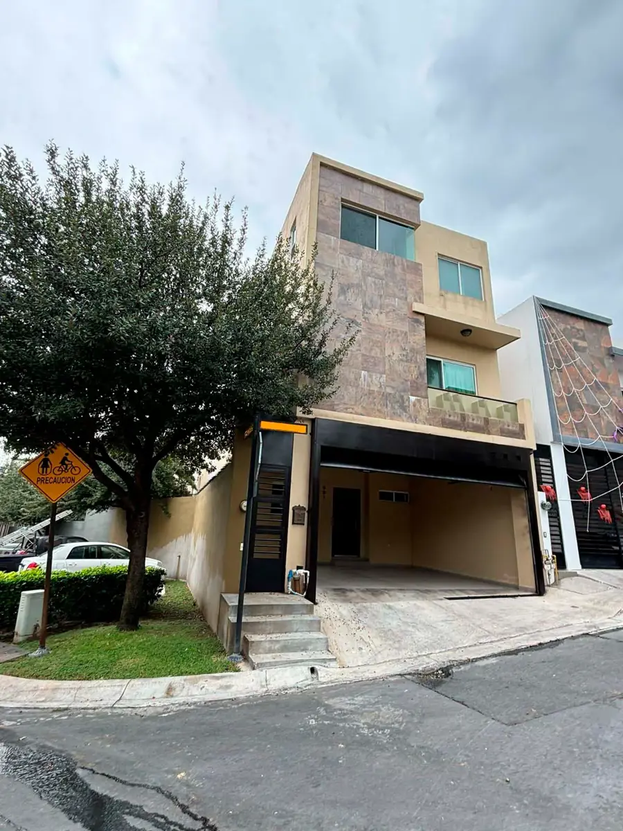 Casa en venta en Paseo del Vergel, Monterrey — foto 1 de 26