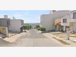 Casa en Jardines de Santiago, Querétaro, Querétaro