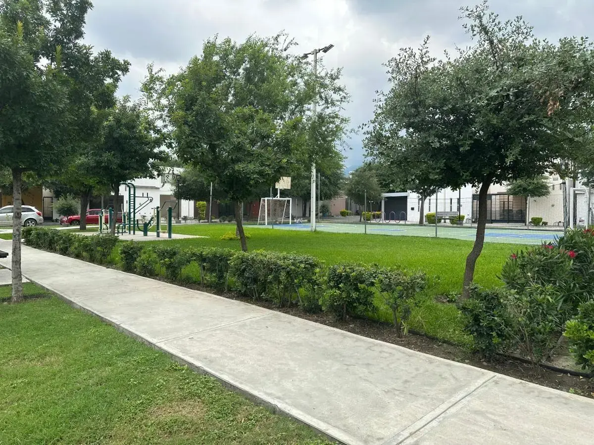 Casa en venta en Las Lomas, García — foto 1 de 12