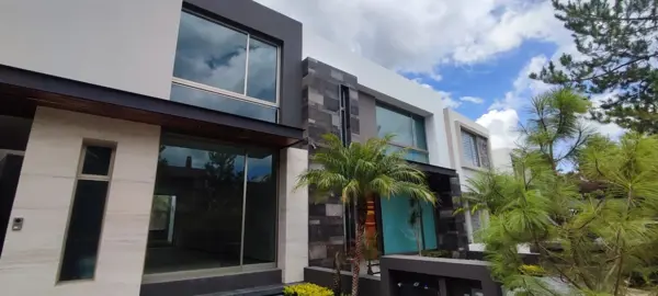 Casa en venta en Montaña Monarca III, Morelia — foto 2 de 49