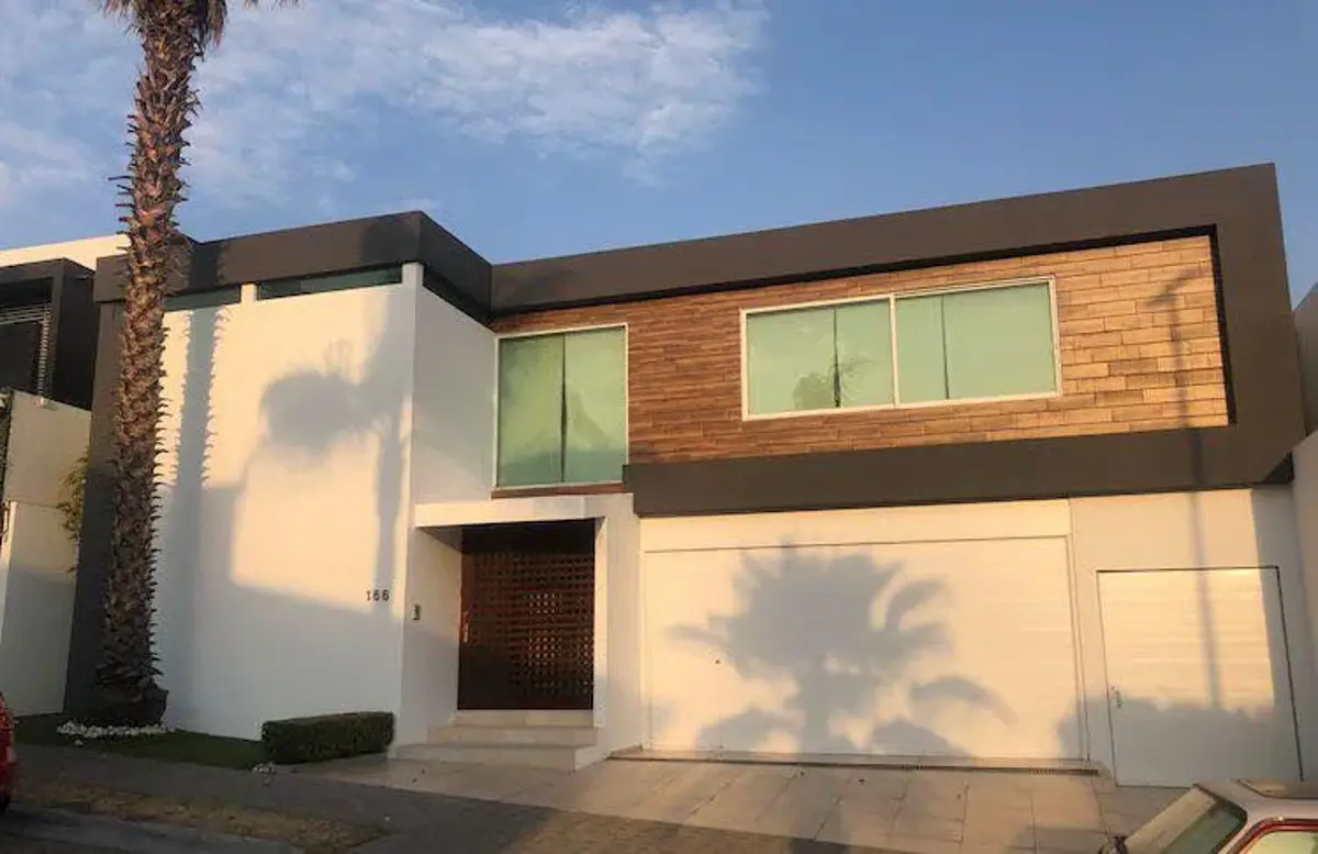 Casa en venta en Lomas de Angelópolis, San Andrés Cholula — foto 1 de 25