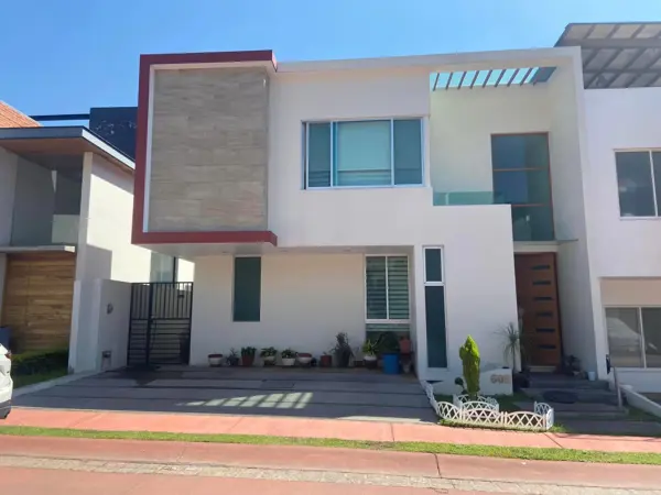 Casa en La Rioja, Tlajomulco de Zúñiga, Jalisco