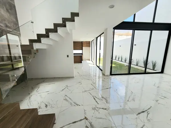 Casa en venta en Bosques Tres Marias, Morelia — foto 2 de 13