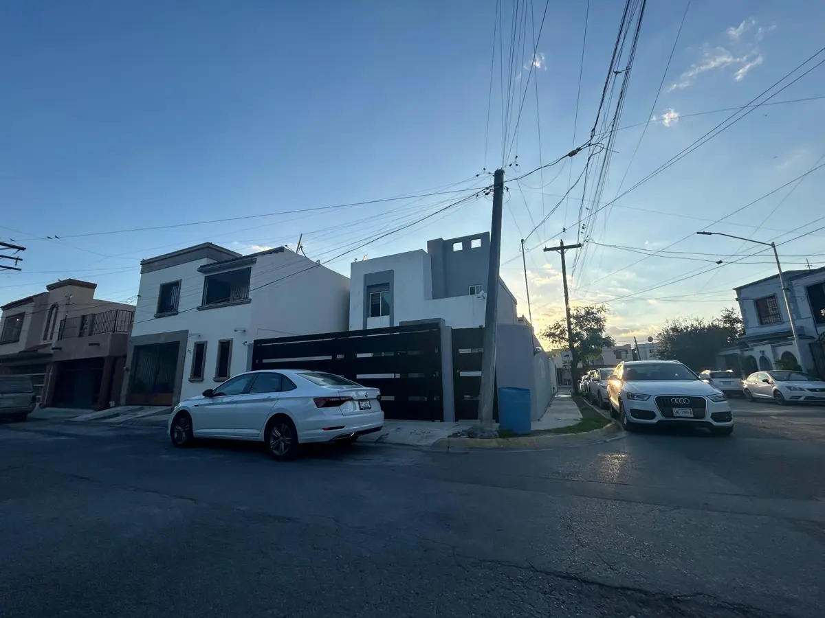 Casa en venta en Hacienda los Morales, San Nicolás de los Garza — foto 1 de 25
