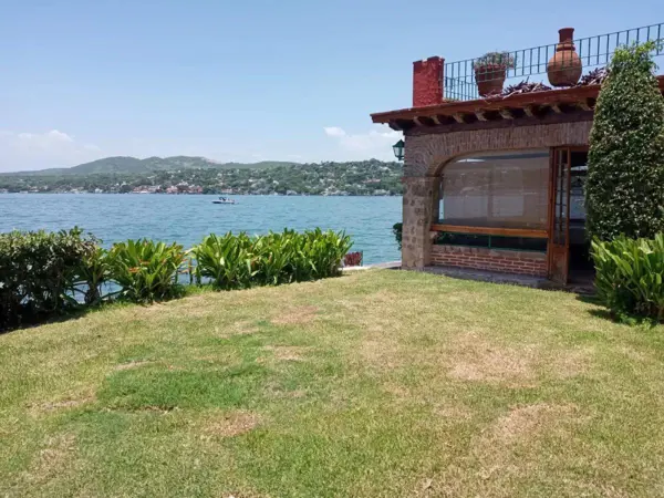 Casa en venta en Tequesquitengo, Jojutla — foto 2 de 24