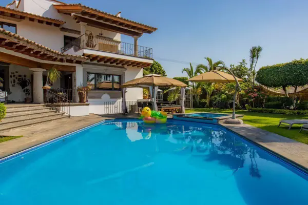 Casa en venta en Club de golf Tabachines, Cuernavaca — foto 2 de 44