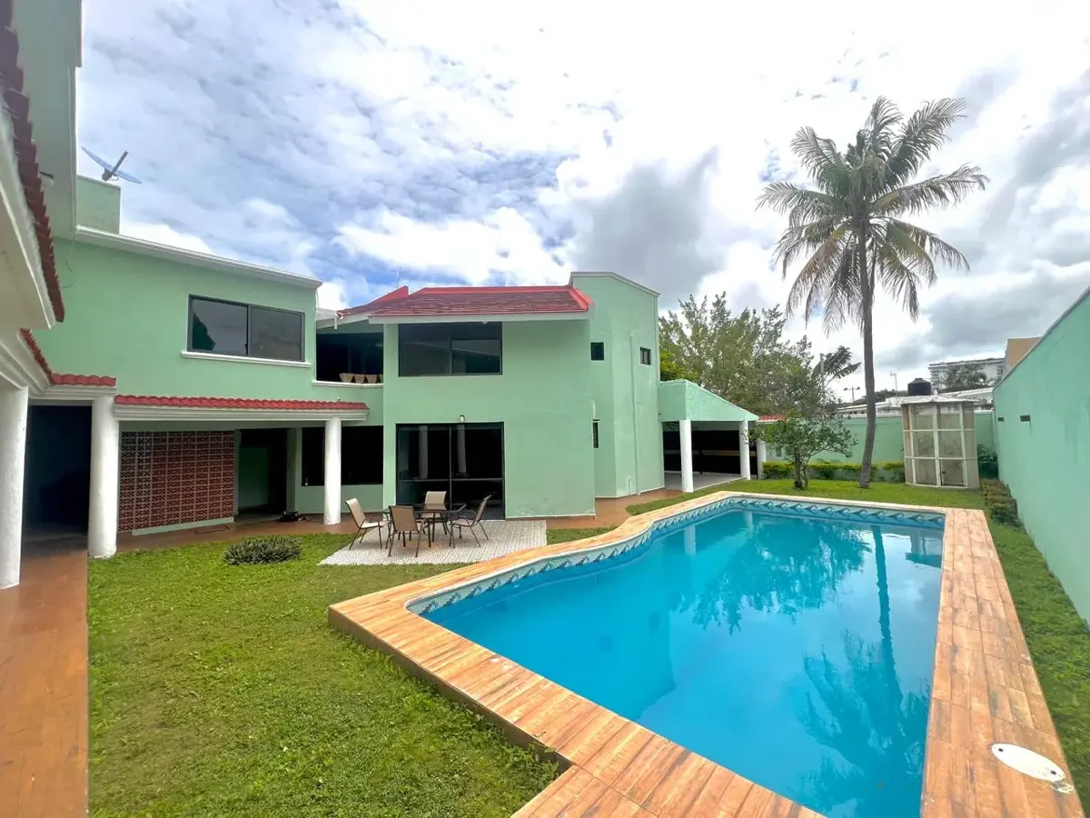 Casa en renta en Club Campestre, Centro — foto 1 de 19