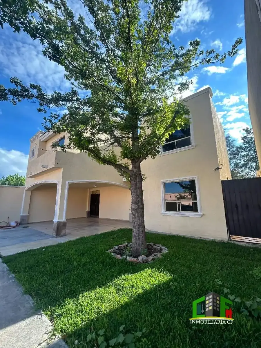 Casa en venta en La Aurora, Saltillo — foto 1 de 33