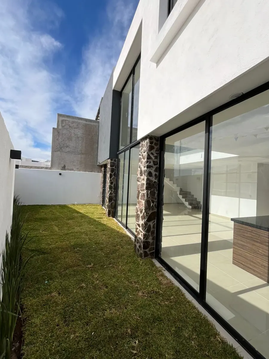 Casa en venta en Bosques Tres Marias, Morelia — foto 1 de 15