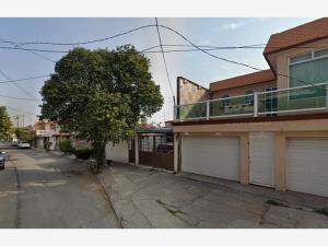 Casa en venta en Bosques del Valle 1a Sección, Coacalco de Berriozábal — foto 2 de 21