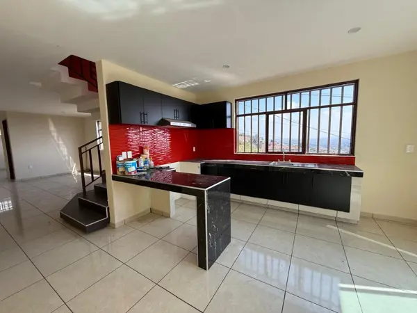 Casa en venta en Ricardo Flores Magon, Morelia — foto 2 de 38