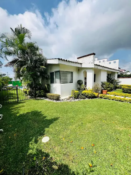 Casa en venta en Lomas de Cocoyoc, Atlatlahucan — foto 2 de 10