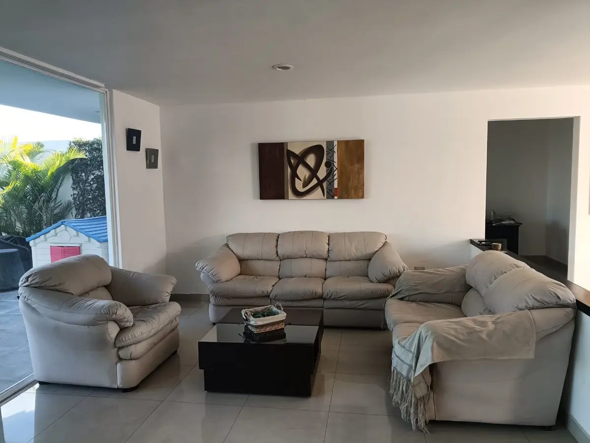 Casa en venta en Villas de Irapuato, Irapuato — foto 1 de 34
