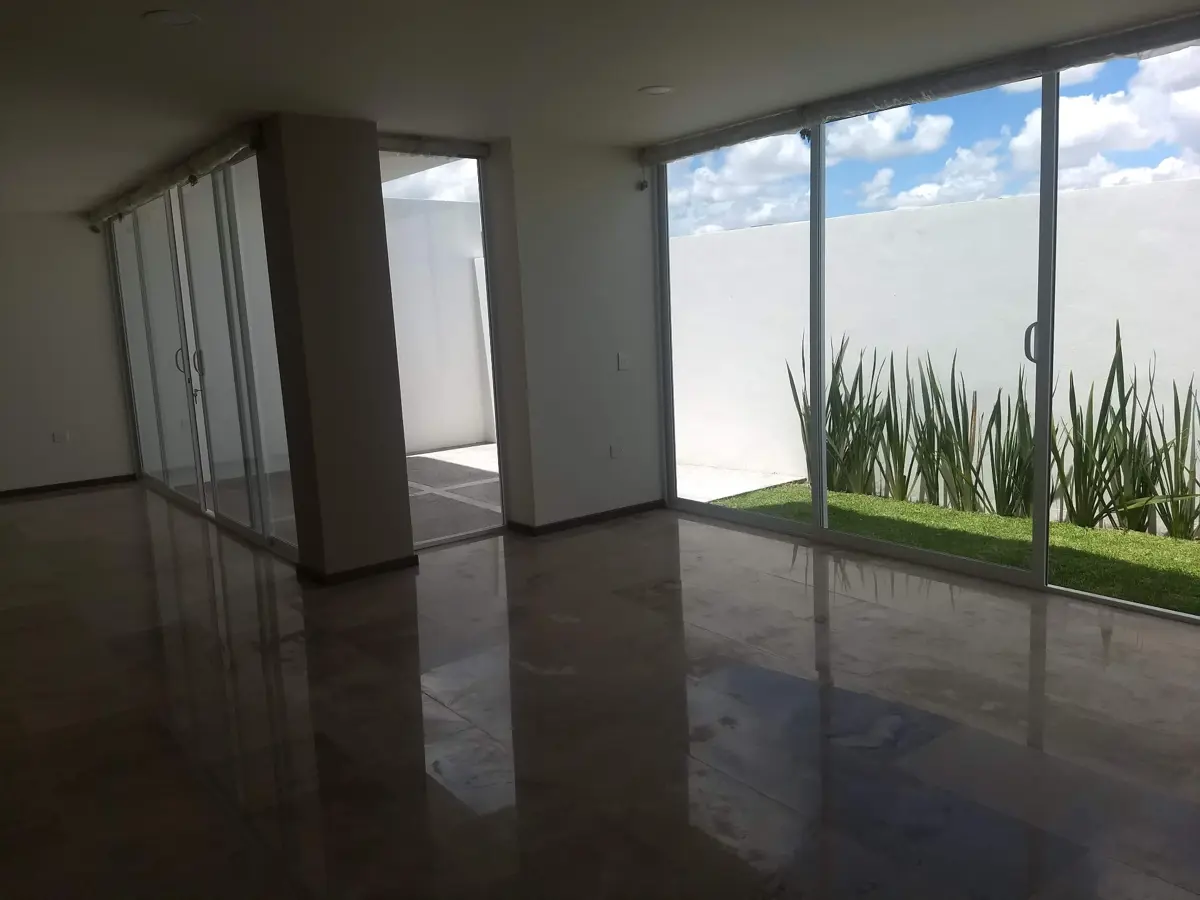 Casa en renta en Lomas de Angelópolis, San Andrés Cholula — foto 1 de 25