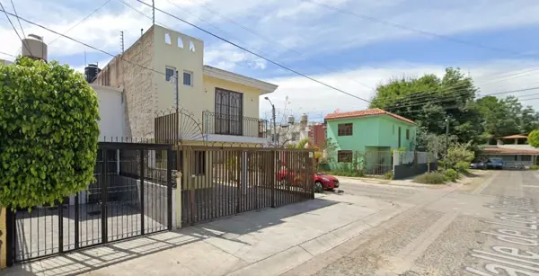 Casa en venta en Jardines Del Valle, Zapopan — foto 2 de 10