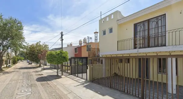 Casa en venta en Jardines Del Valle, Zapopan — foto 3 de 10
