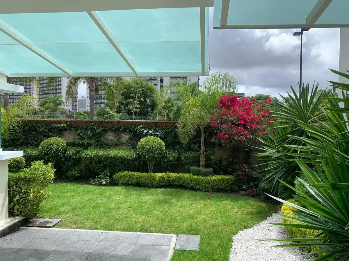 Casa en renta en Lomas de Angelópolis, San Andrés Cholula — foto 1 de 19
