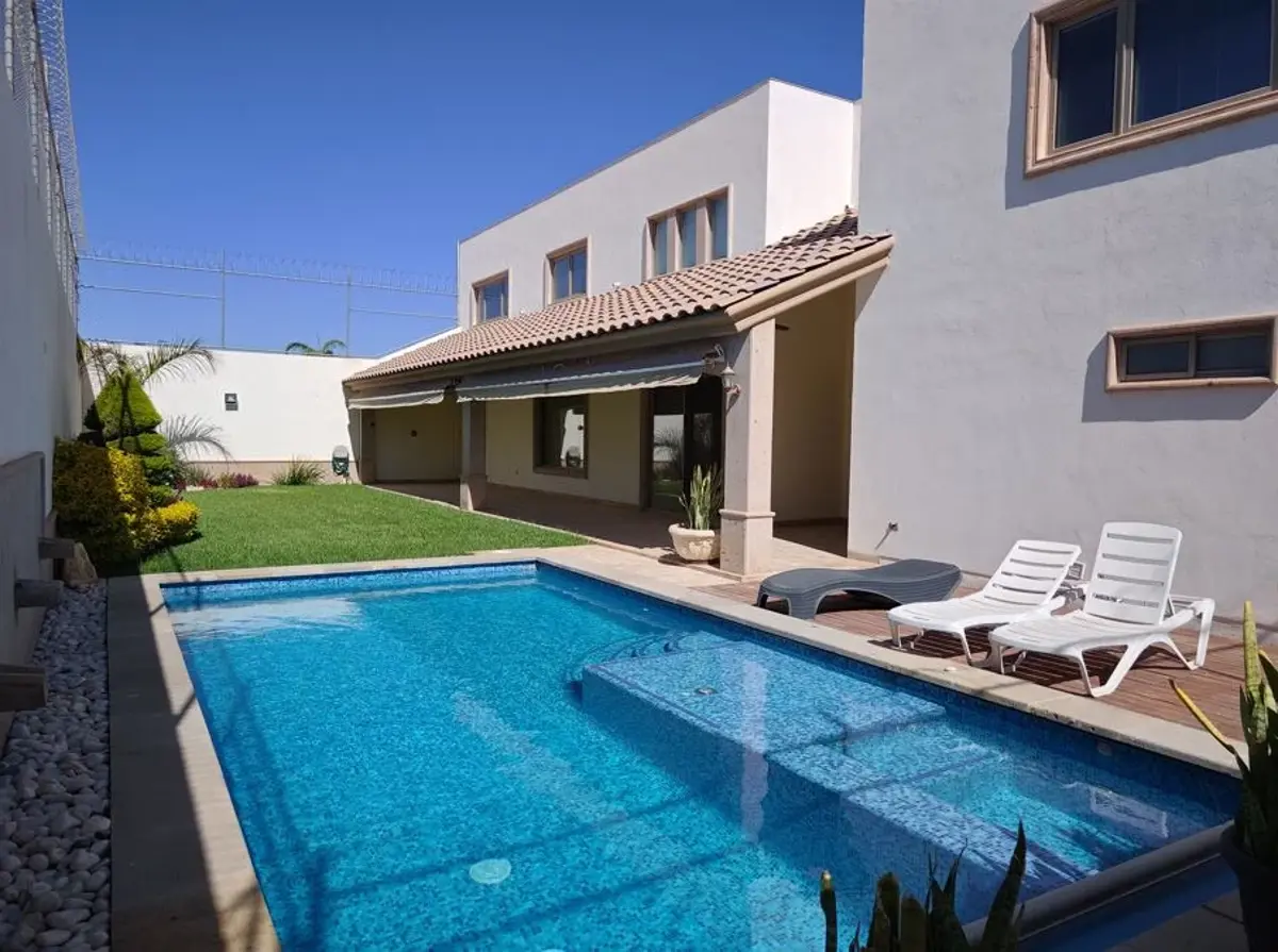 Casa en venta en Hacienda del Rosario, Torreón — foto 1 de 25