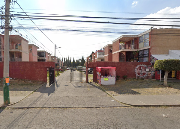 Casa en Ampliación Santa María Tulpetlac, Ecatepec de Morelos, México