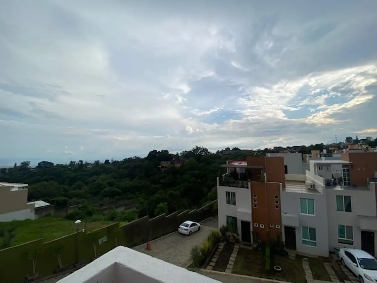 Casa en venta en Lomas de Tzompantle, Cuernavaca — foto 1 de 18