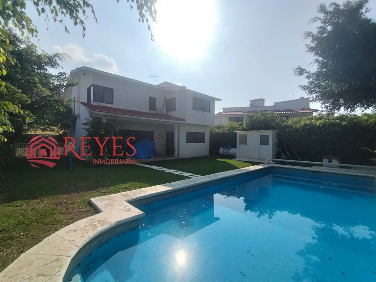 Casa en venta en Lomas de Cocoyoc, Atlatlahucan — foto 1 de 12