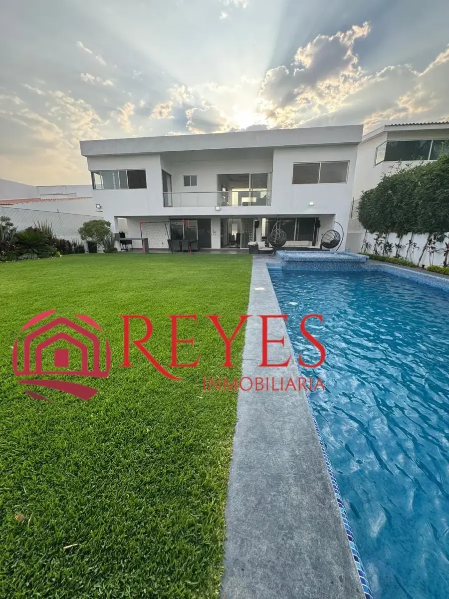 Casa en venta en Lomas de Cocoyoc, Atlatlahucan — foto 1 de 32