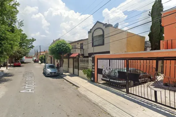 Casa en venta en Los Arcos, Saltillo — foto 3 de 10