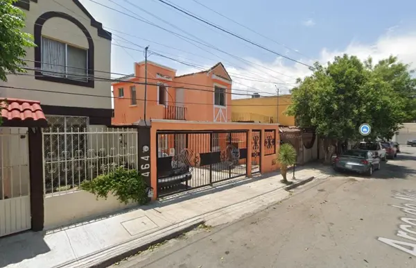 Casa en venta en Los Arcos, Saltillo — foto 2 de 10