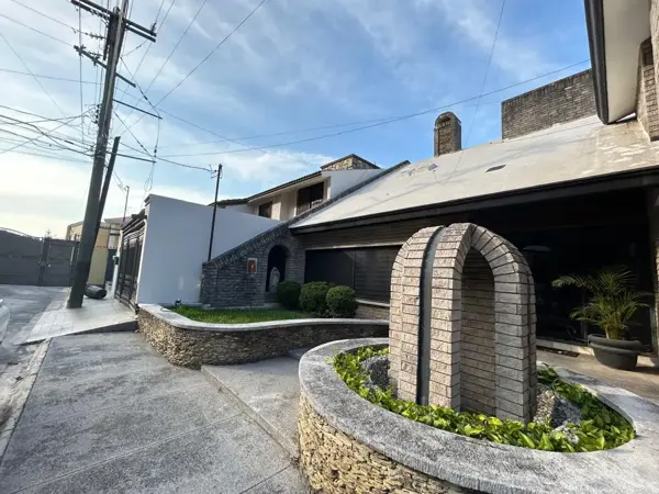Casa en venta en Ciudad Satelite, Monterrey — foto 2 de 32