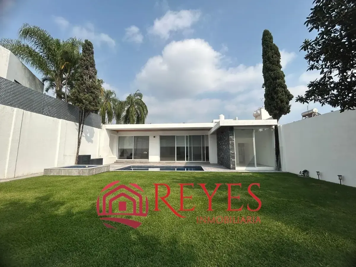 Casa en venta en Rinconada Vista Hermosa, Cuernavaca — foto 1 de 26